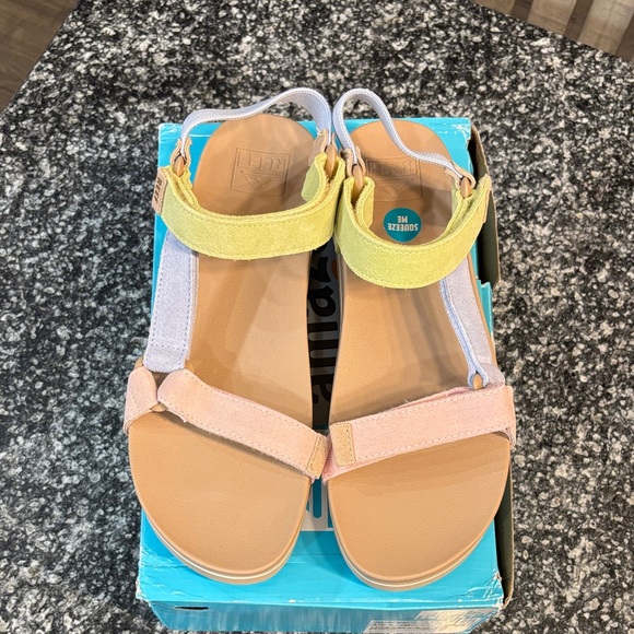 Reef Tan and Pink Cushion Sandals - Picture 1 of 6